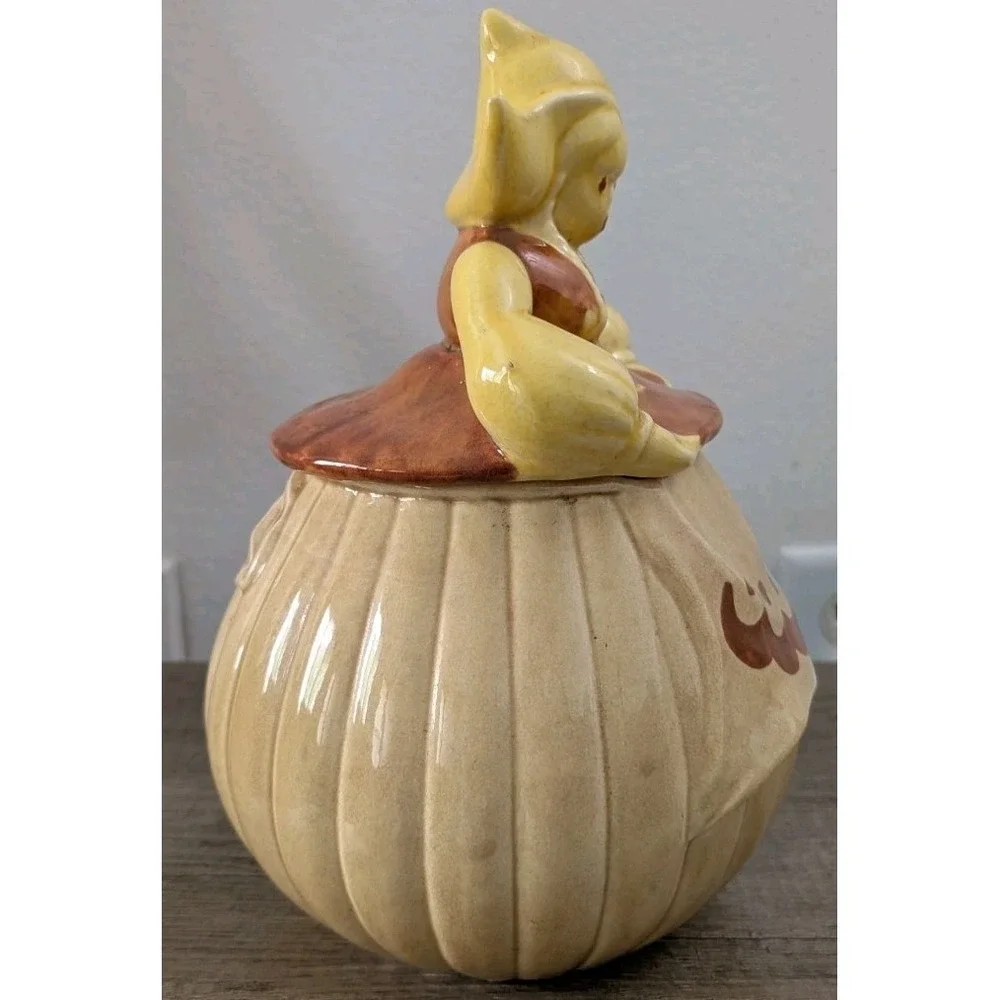 Red Wing‎ USA Pottery Katrina Dutch Girl Cookie Jar Vintage Yellow Ceramic Lid